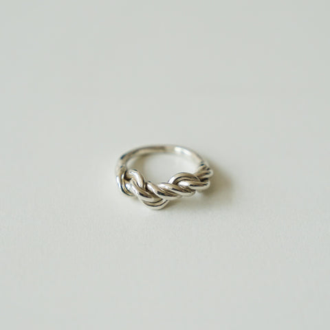 Hilos Entrelazados Ring hover