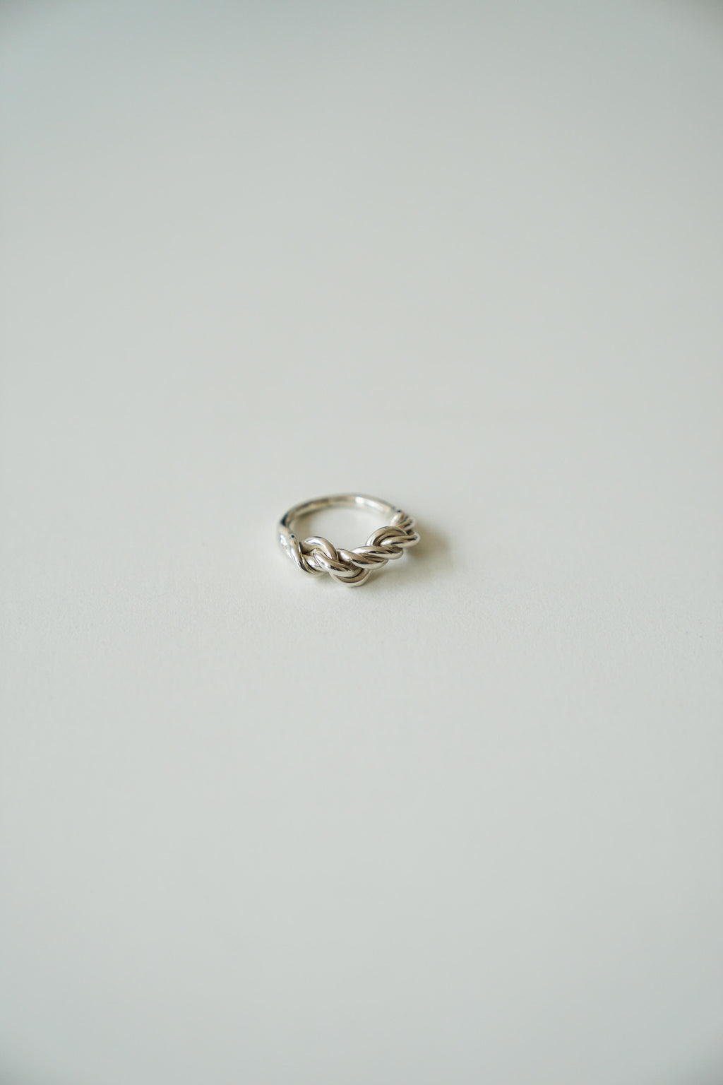 Hilos Entrelazados Ring