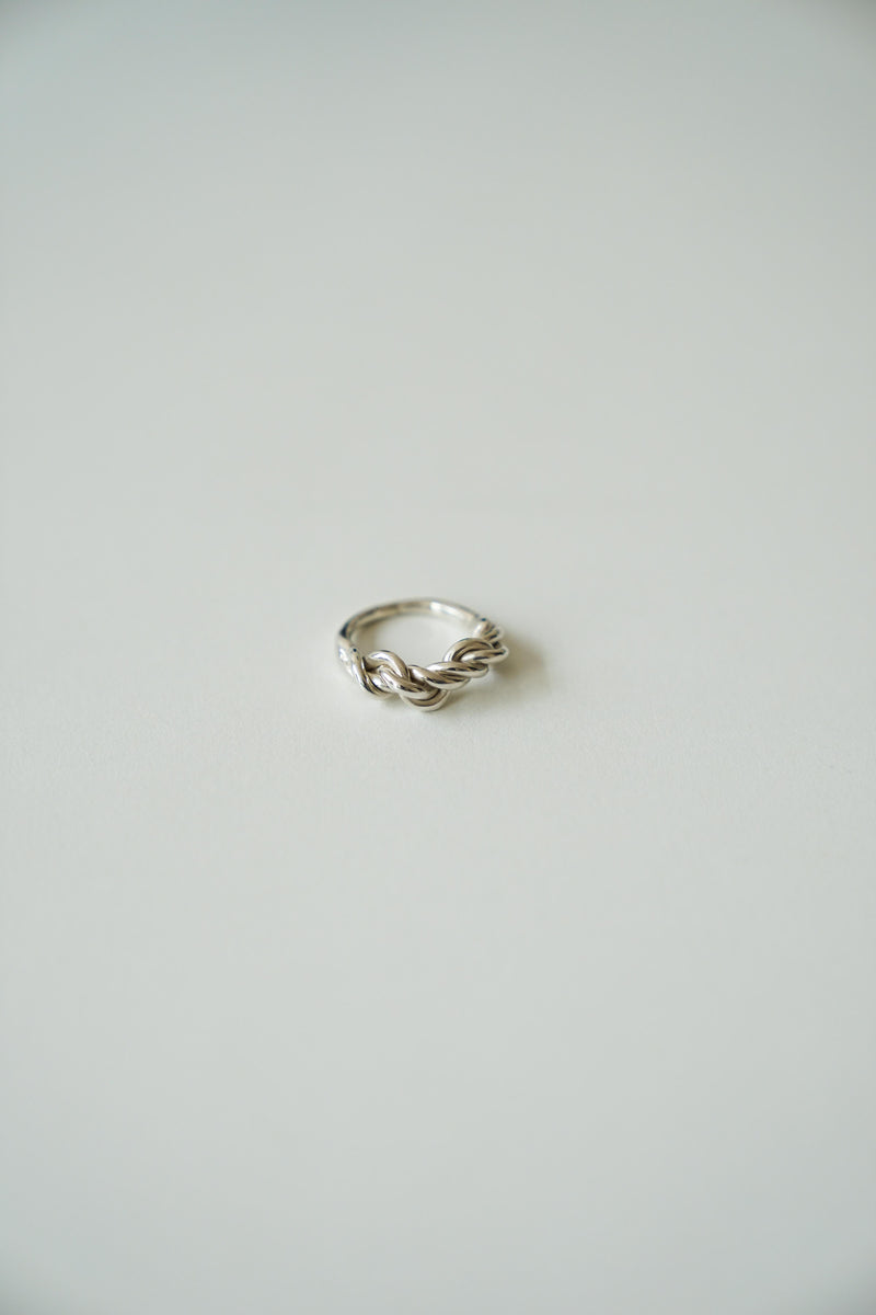 Hilos Entrelazados Ring