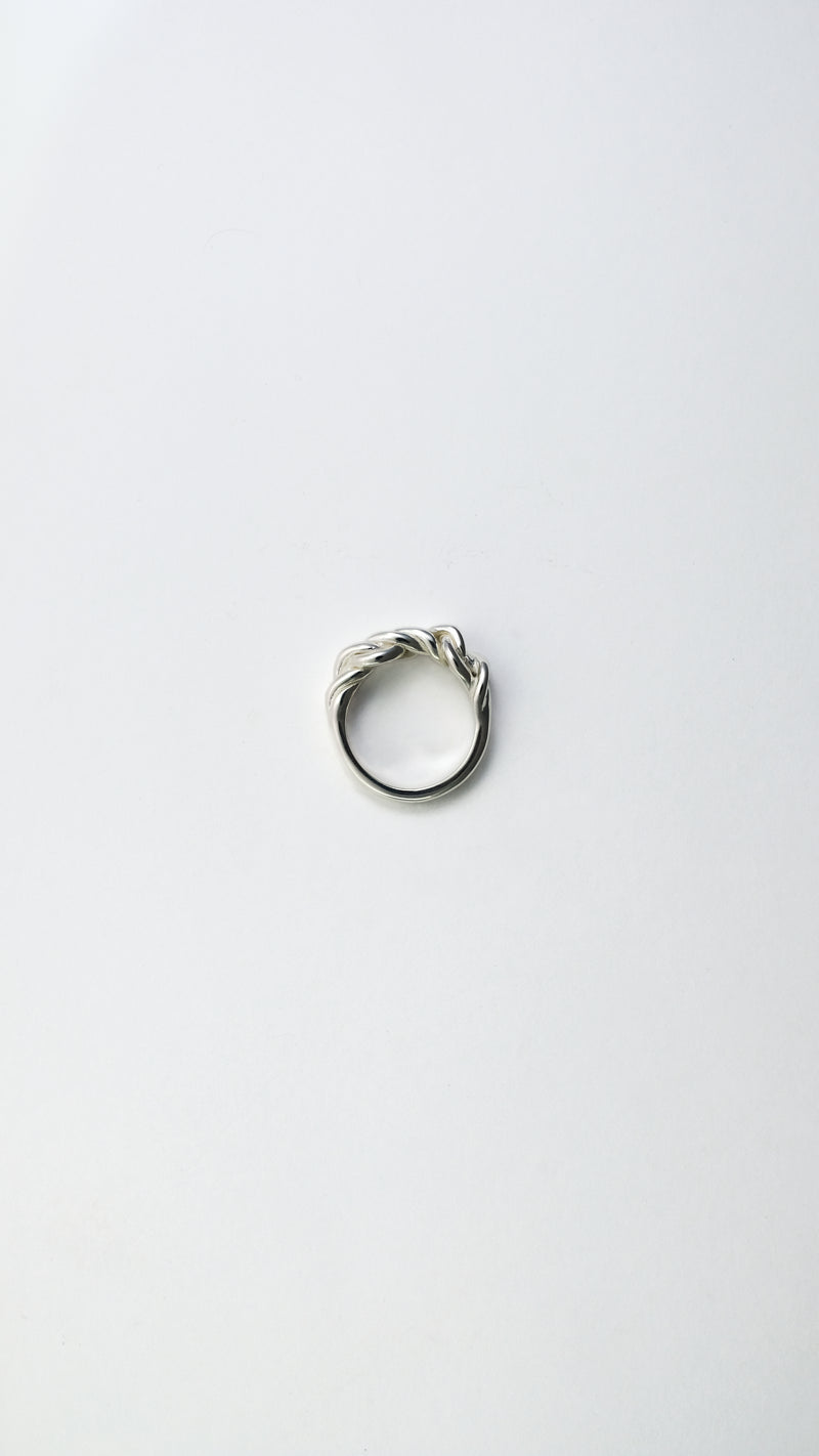 Hilos Entrelazados Ring