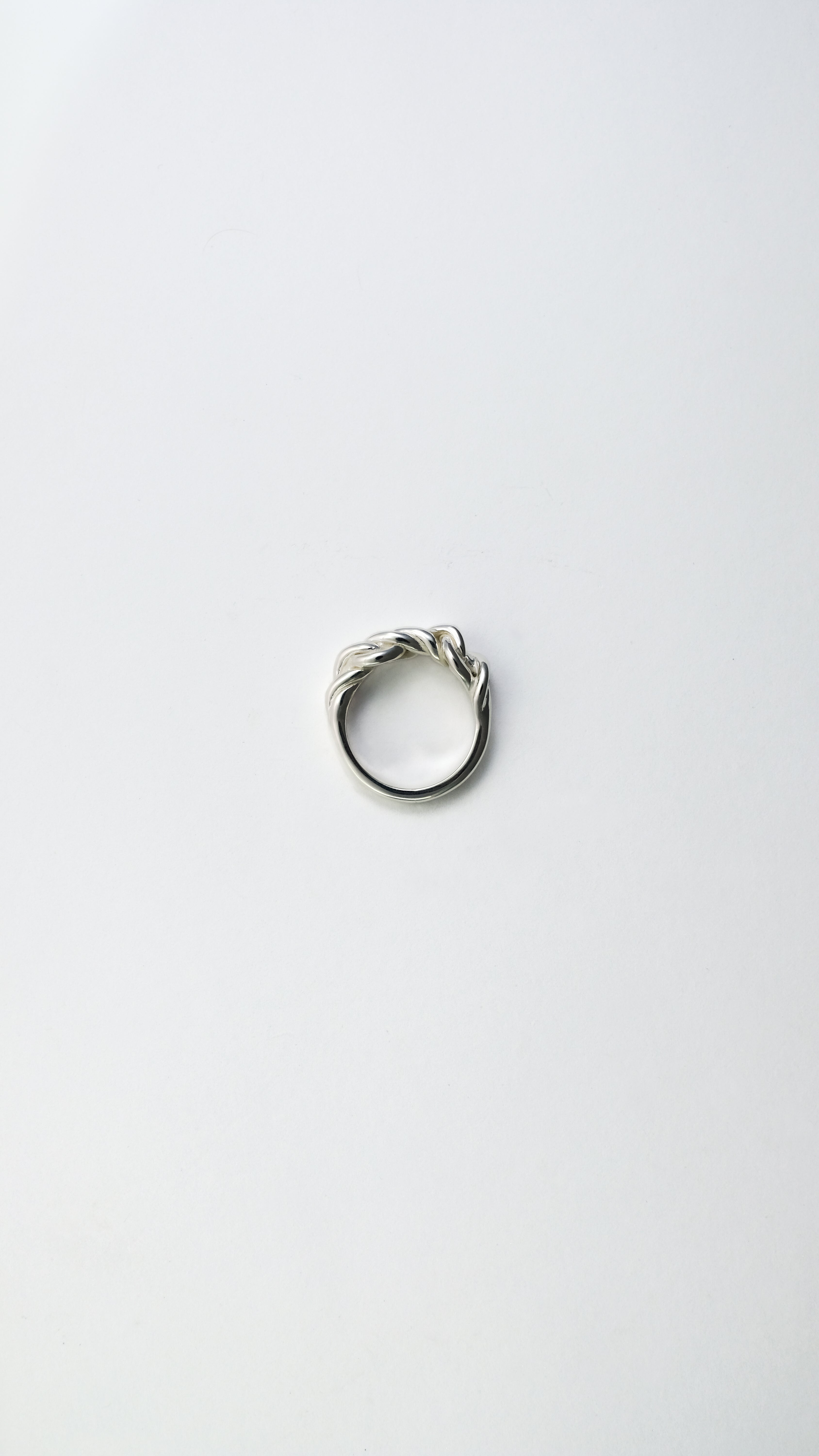 Hilos Entrelazados Ring