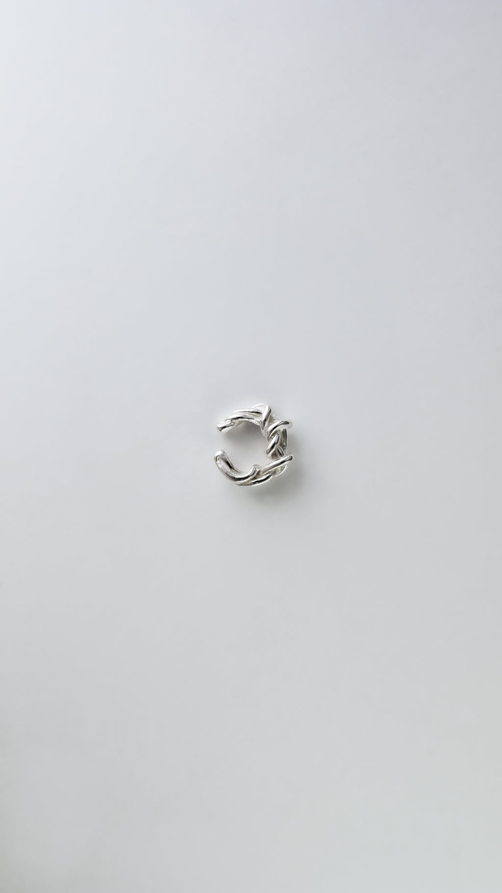 Hilos Ear Cuff
