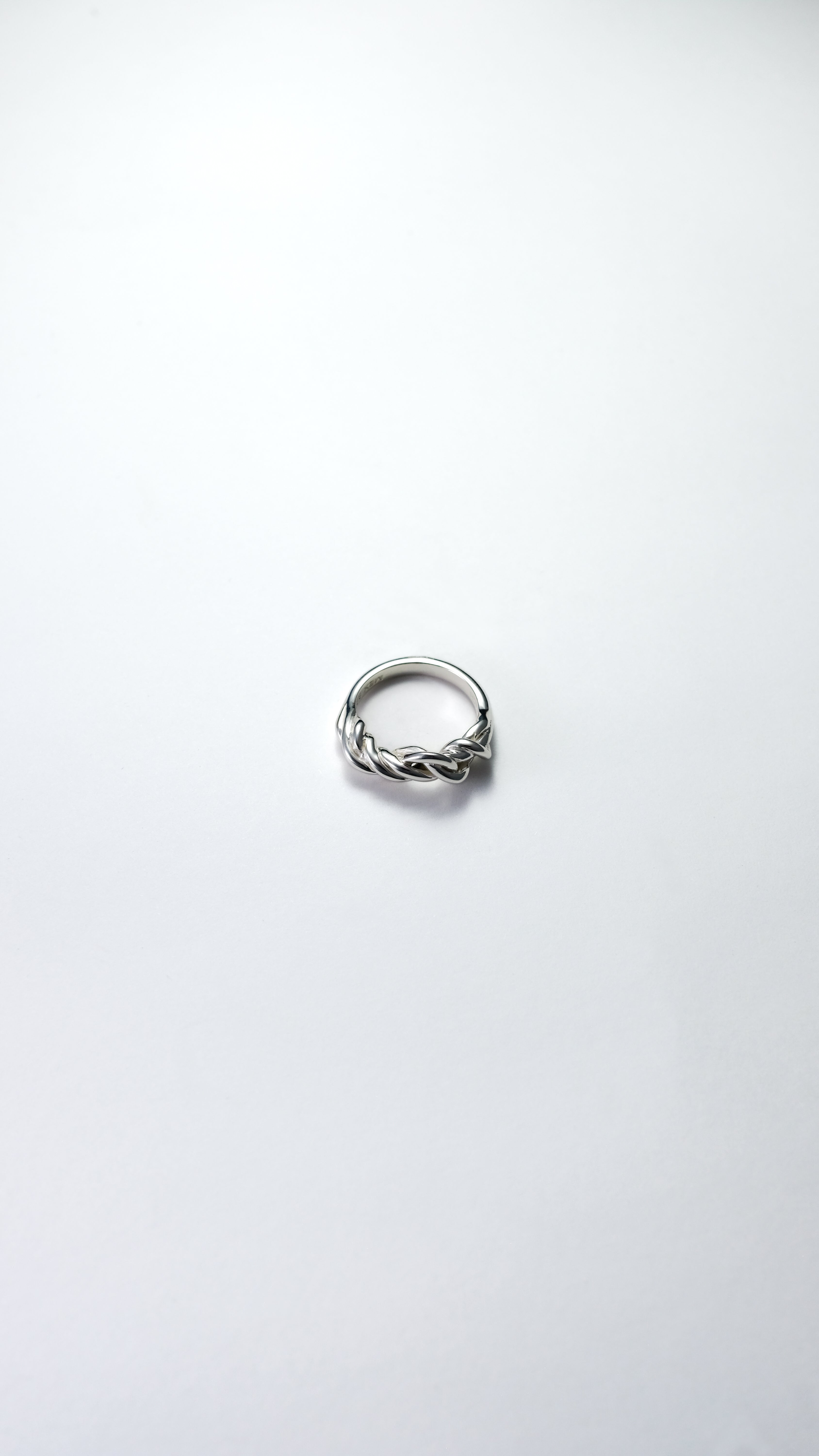 Hilos Entrelazados Ring