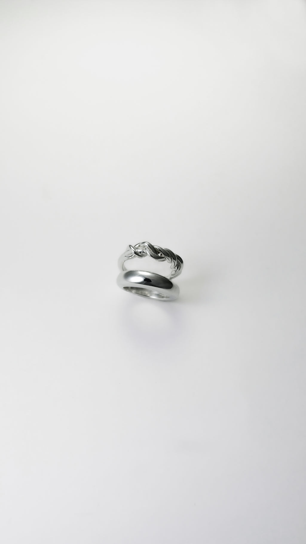 Hilos Entrelazados Ring & Thin Stackable Ring