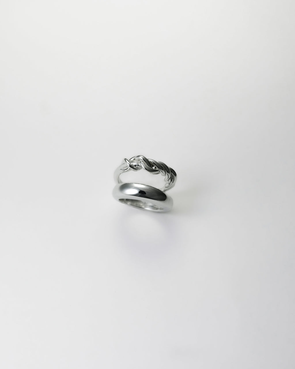 Hilos Entrelazados Ring & Thin Stackable Ring