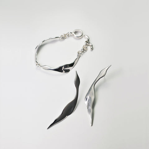Garzas Bracelet & Garzas Earrings hover
