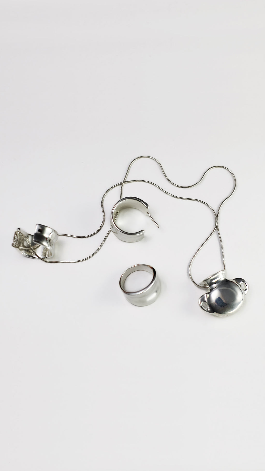 Olla Necklace, Hoja Hoops & Hoja Ring