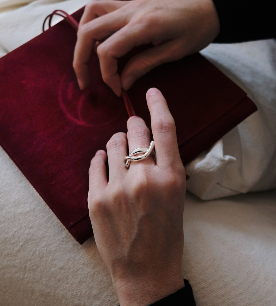 Hilo Econtrado Ring